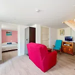 Prázdninový dům 3 Bedroom Lovely In *